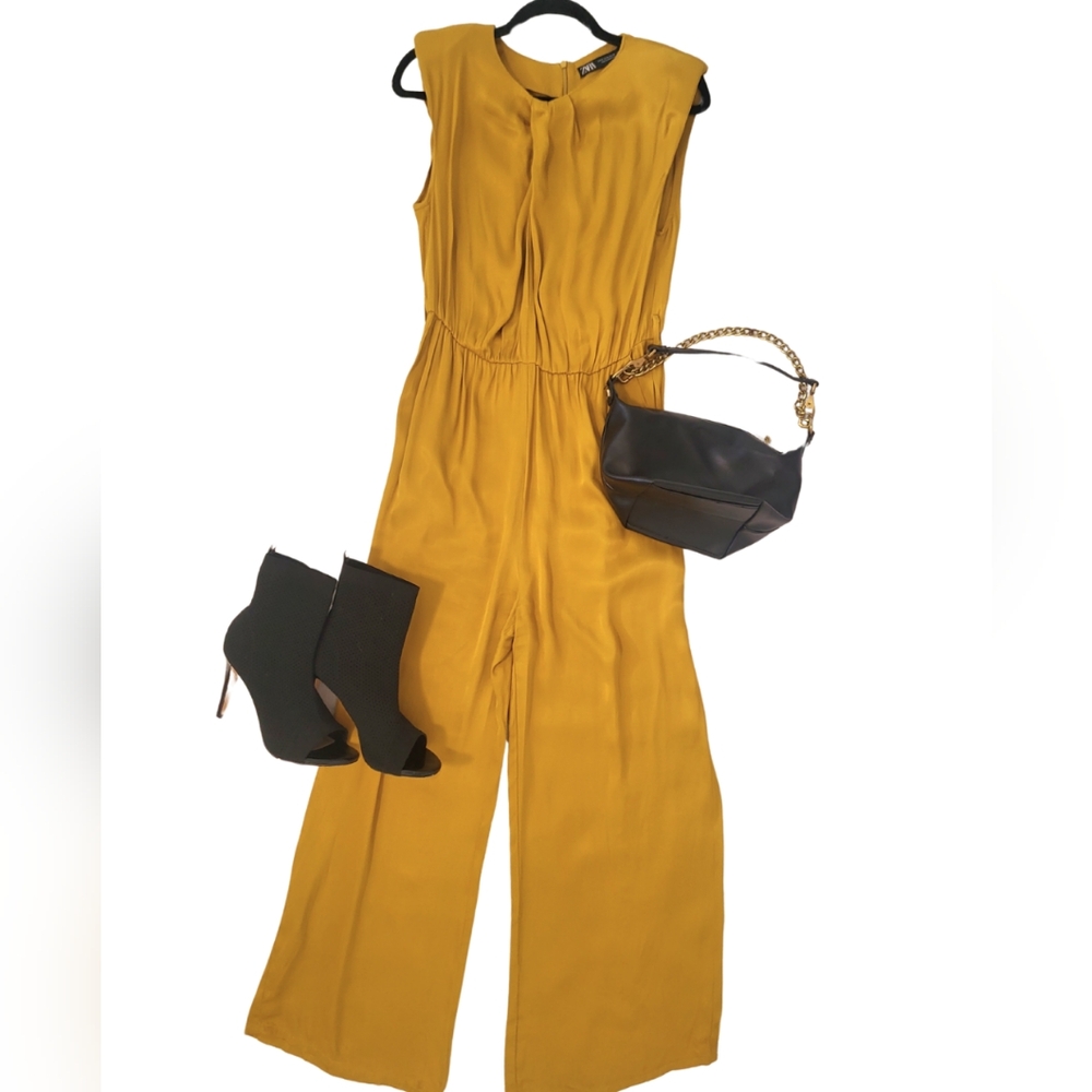 Zara Amber Gold Jumpsuit | Keyhole Neckline + Wide Leg (M)